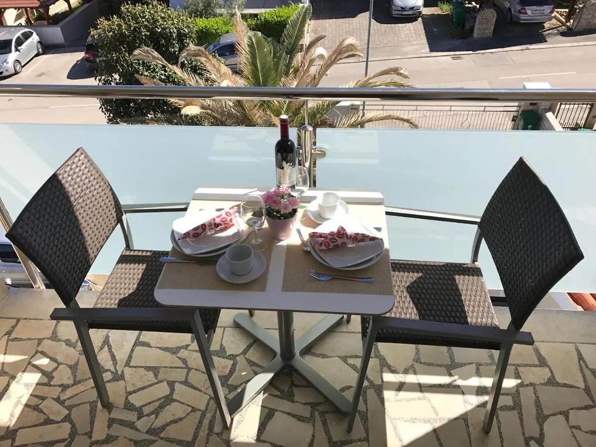 Apartments Palma Pula 0*,