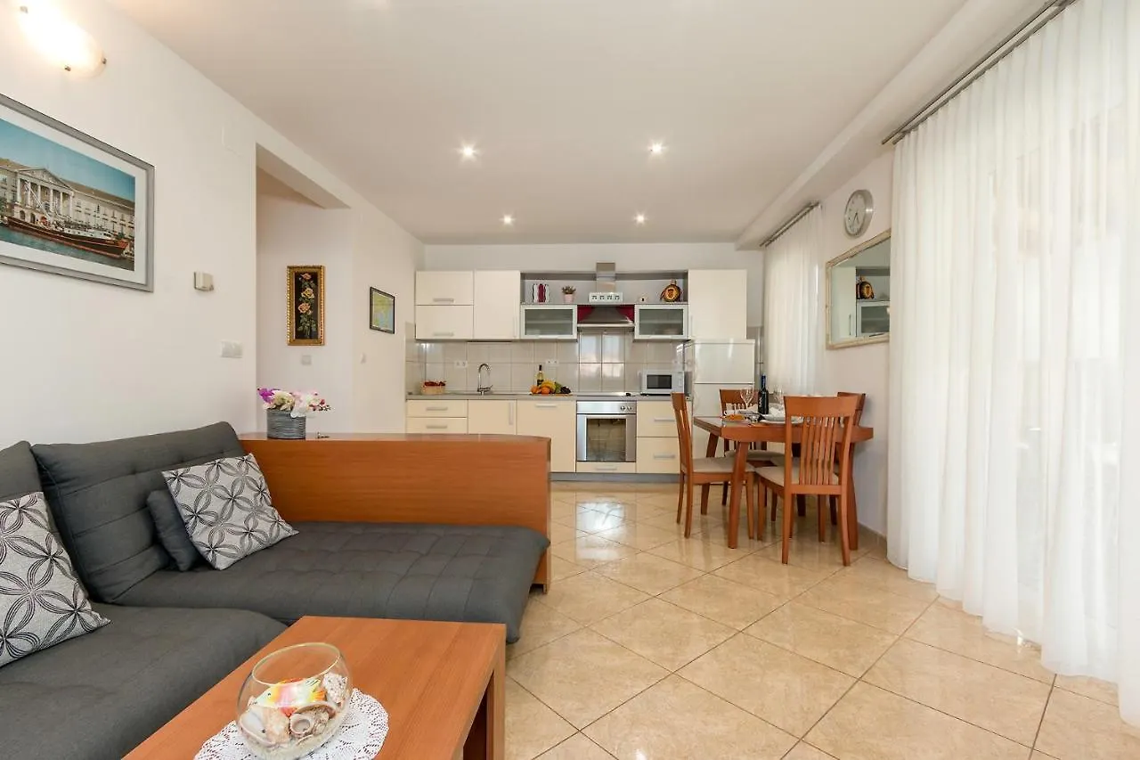 Apartments Palma Pula Croatia