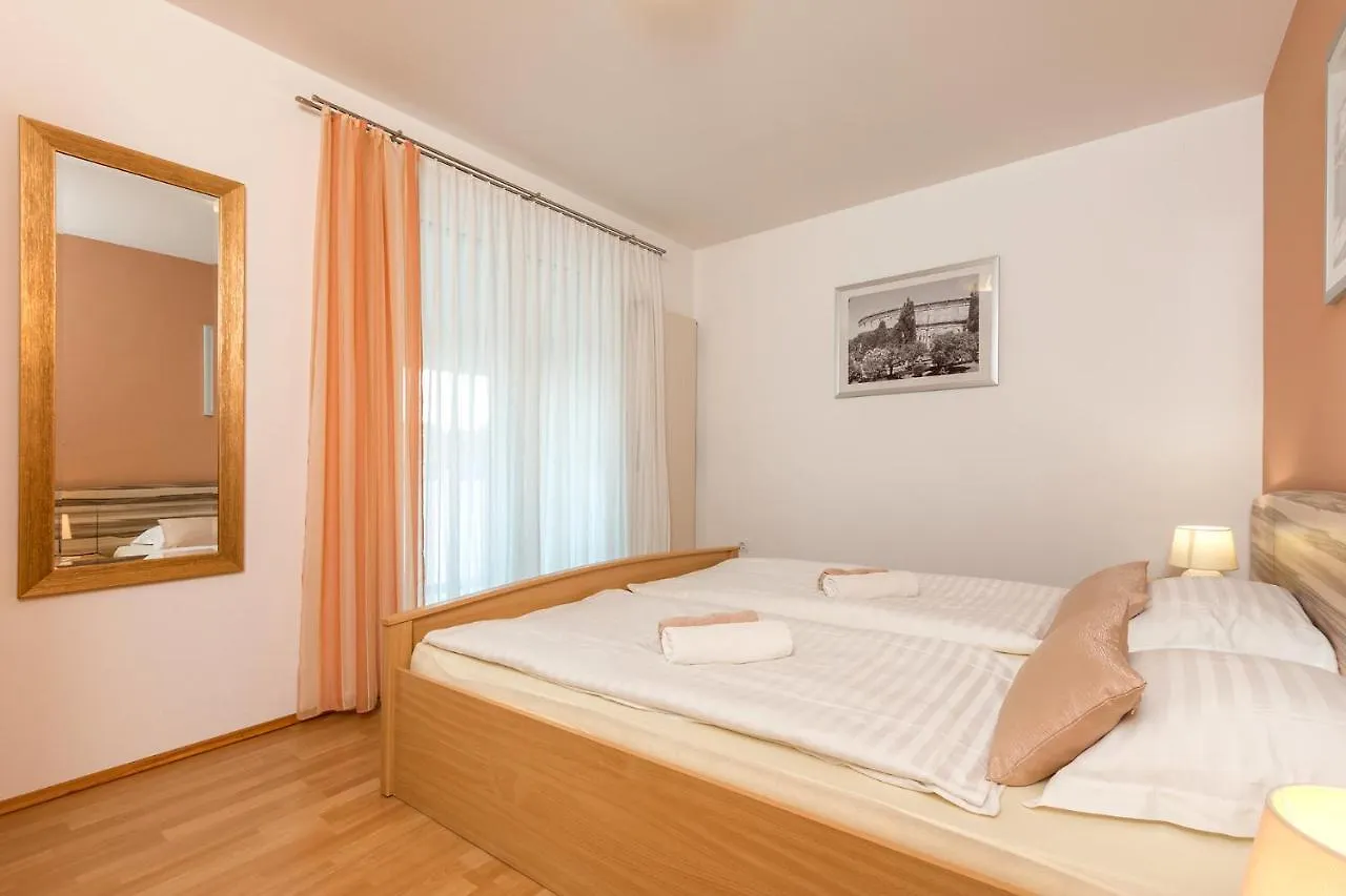 Apartments Palma Pula 0*,  Croatia