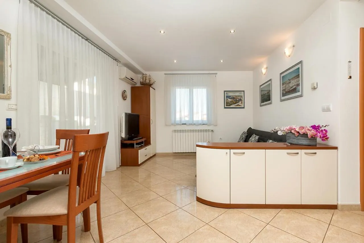 Apartments Palma Pula